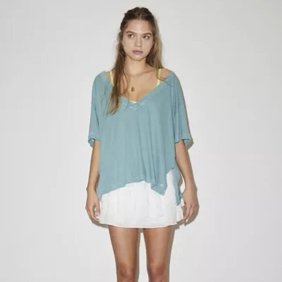 NWT UO Out From Under Jamie Slouchy Turquoise V-Neck Tee - Picture 3 of 6
